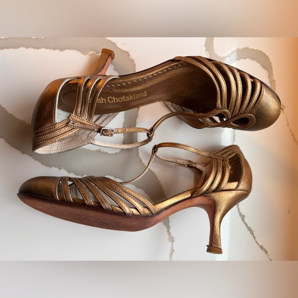 Sarah Chofakian Bronze Metallic Leather T-Strap Heels | US 8 (Brazil 6) - Picture 3 of 8